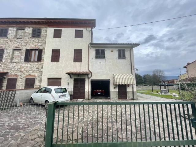 Casa indipendente in vendita a Capannori LU