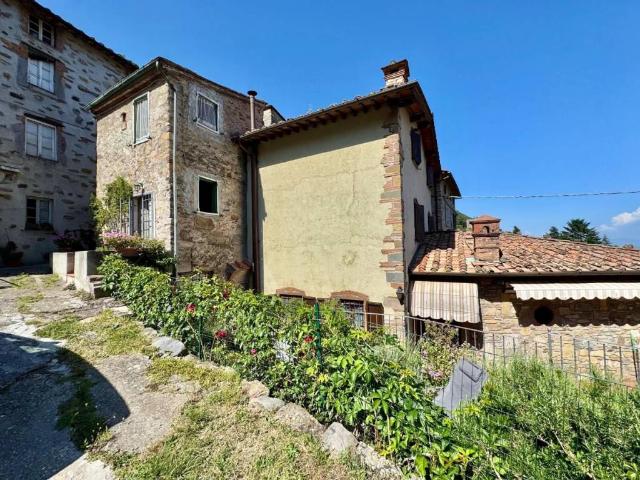 Casa indipendente in vendita a Capannori LU