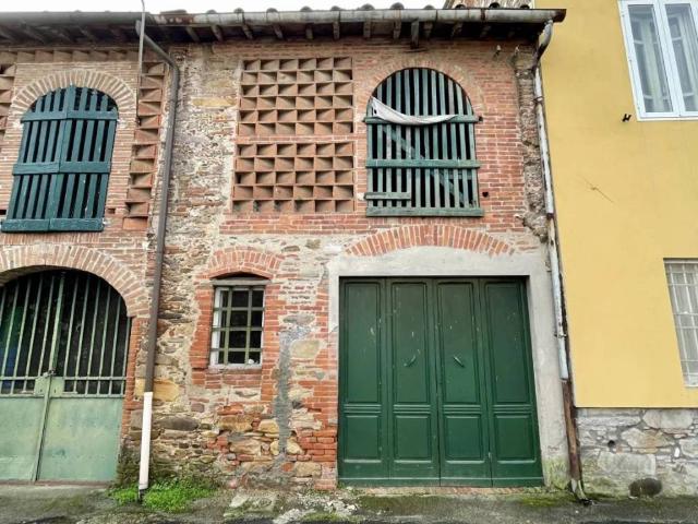 Casa indipendente in vendita a Capannori LU