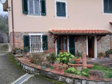 Casa indipendente in vendita a Capannori LU