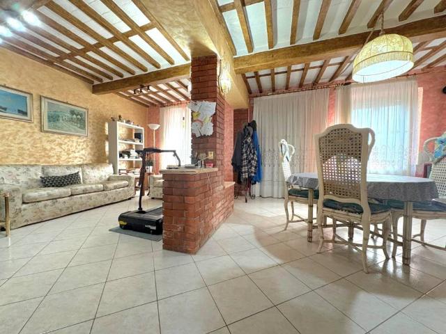 Casa indipendente in vendita a Capannori LU