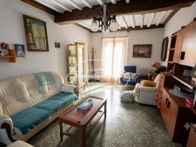 Casa indipendente in vendita a Capannori LU