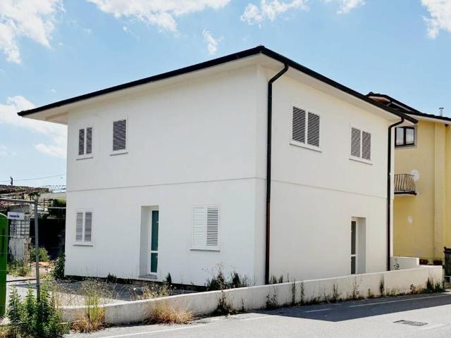 Casa indipendente in vendita a Capannori LU