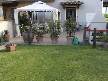 Casa indipendente in vendita a Capannori LU