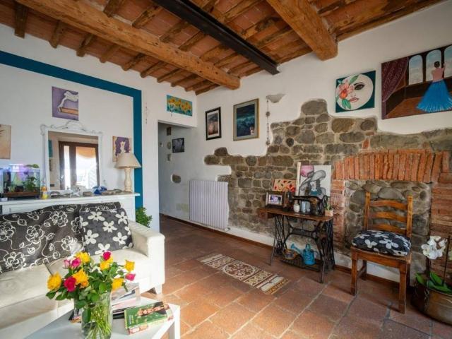Casa indipendente in vendita a Capannori LU