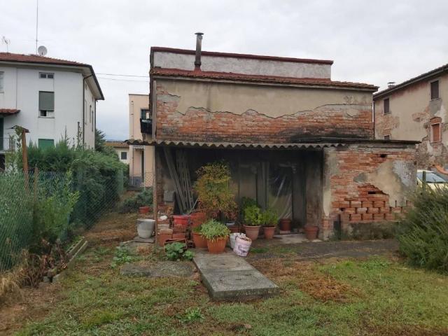 Casa indipendente in vendita a Capannori LU