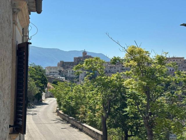 Casa indipendente in vendita a Capestrano AQ