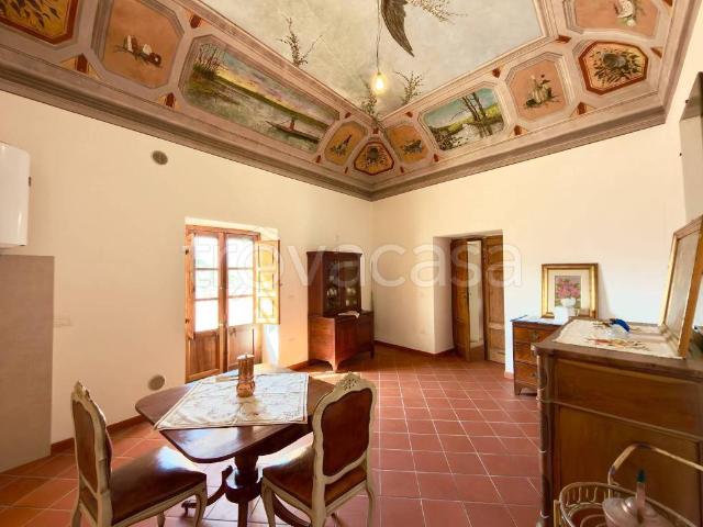 Casa indipendente in vendita a Capestrano piazza del Mercato