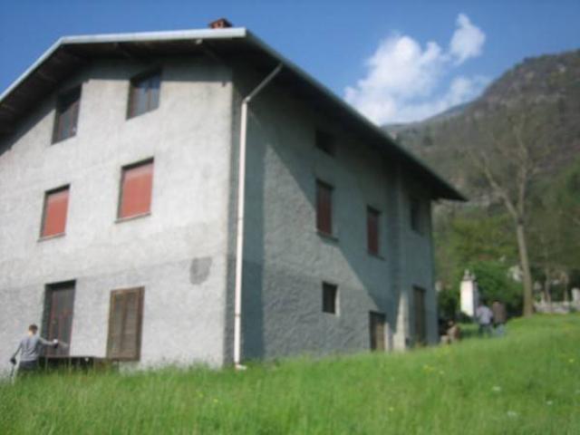 Casa indipendente in vendita a Capo di Ponte BS