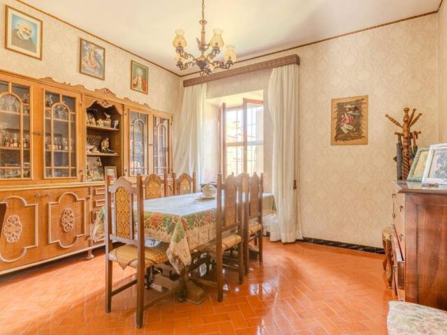 Casa indipendente in vendita a Capodimonte VT