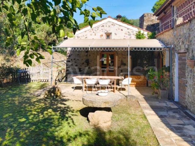Casa indipendente in vendita a Capoliveri via capo ai pini 1054