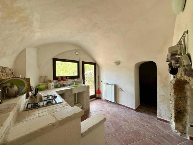 Casa indipendente in vendita a Caporciano AQ