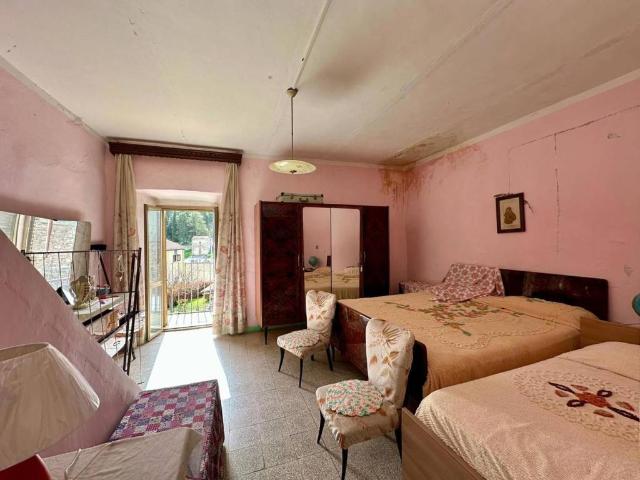 Casa indipendente in vendita a Caporciano AQ