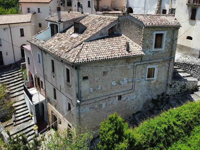 Casa indipendente in vendita a Caporciano AQ