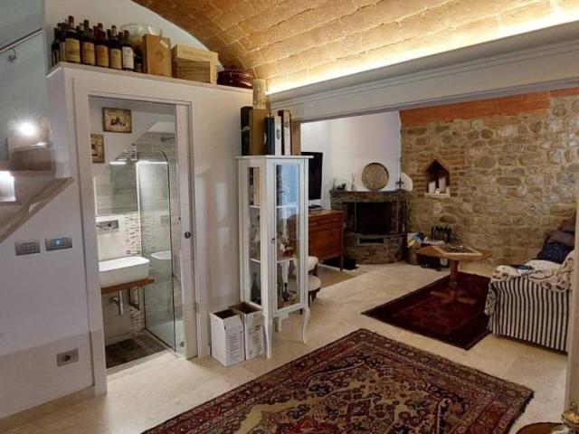 Casa indipendente in vendita a Capraia e Limite FI