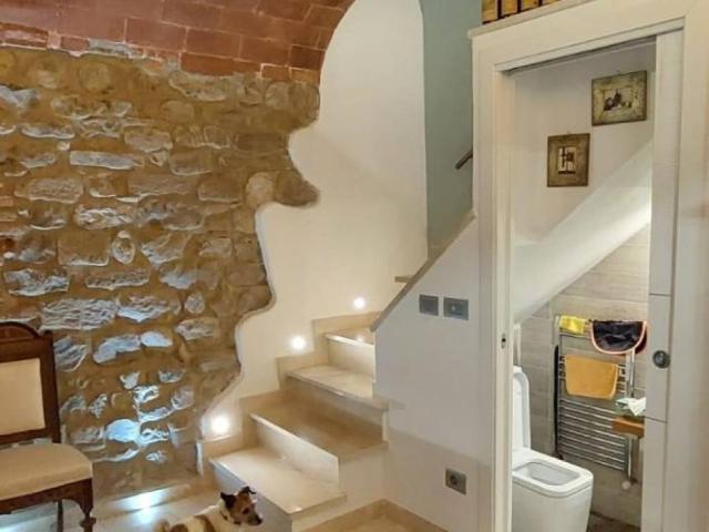 Casa indipendente in vendita a Capraia e Limite FI