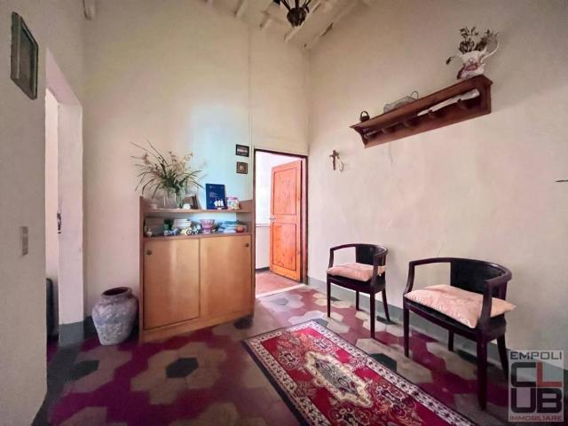 Casa indipendente in vendita a Capraia e Limite FI
