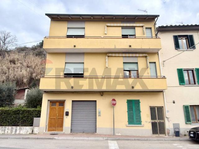 Casa indipendente in vendita a Capraia e Limite FI