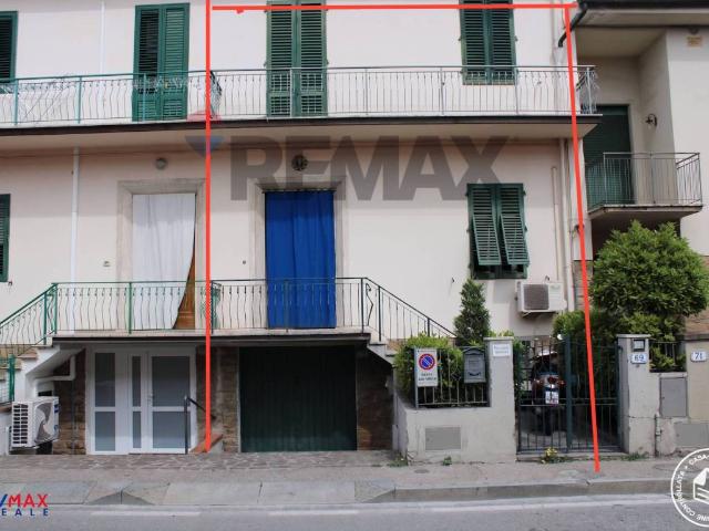 Casa indipendente in vendita a Capraia e Limite FI