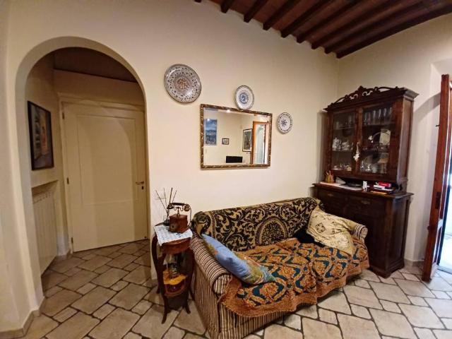 Casa indipendente in vendita a Capraia e Limite FI
