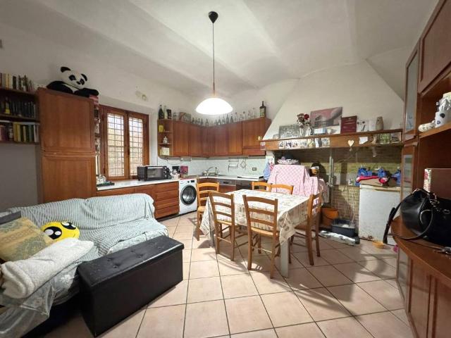 Casa indipendente in vendita a Capraia e Limite FI