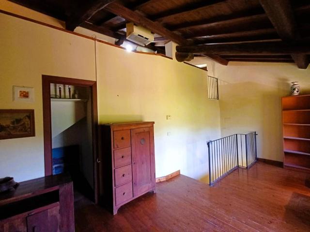 Casa indipendente in vendita a Caprarola VT