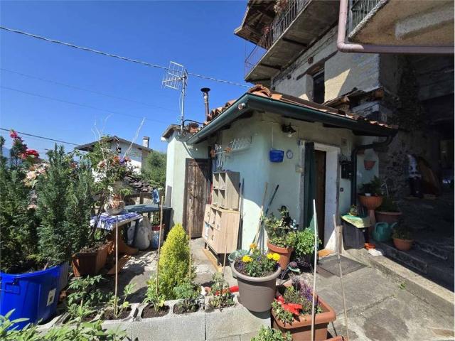 Casa indipendente in vendita a Cossogno VB