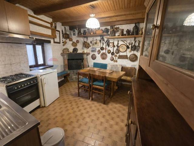 Villa in vendita a Caprezzo VB