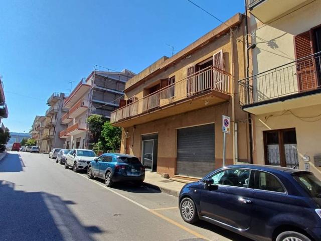 Casa indipendente in vendita a Capri Leone ME