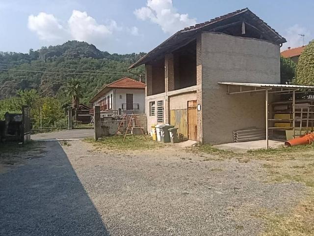 Casa indipendente in vendita a Caprie TO