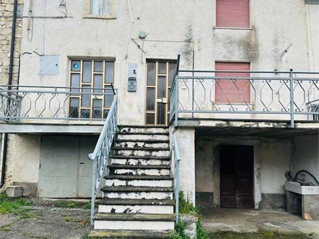 Casa indipendente in vendita a Caramanico Terme PE