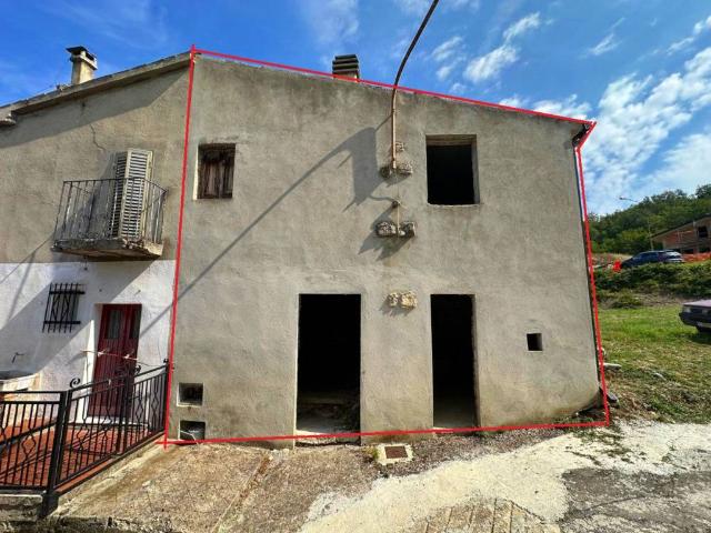 Casa indipendente in vendita a Caramanico Terme PE