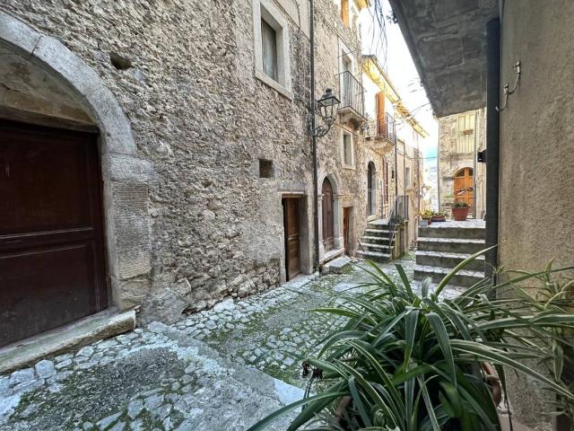 Casa indipendente in vendita a Caramanico Terme PE