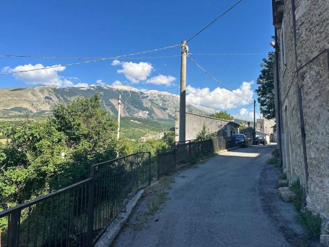 Casa indipendente in vendita a Caramanico Terme PE