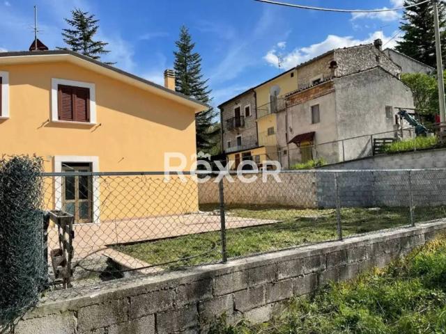 Casa indipendente in vendita a Caramanico Terme PE