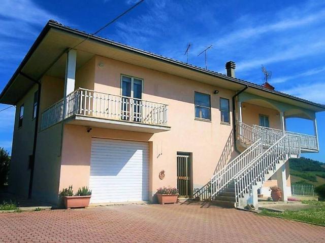 Casa indipendente in vendita a Carassai AP