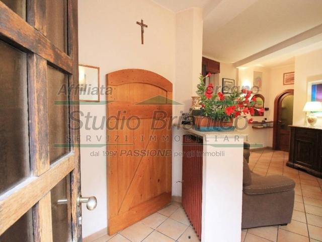 Casa indipendente in vendita a Carate Brianza MB