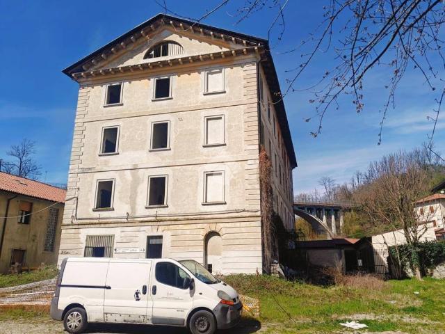 Casa indipendente in vendita a Carate Brianza MB