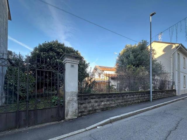 Casa indipendente in vendita a Carate Brianza MB