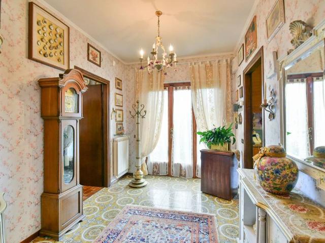 Casa indipendente in vendita a Carate Urio CO