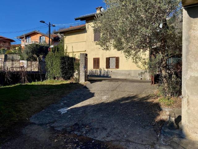 Casa indipendente in vendita a Caravate VA