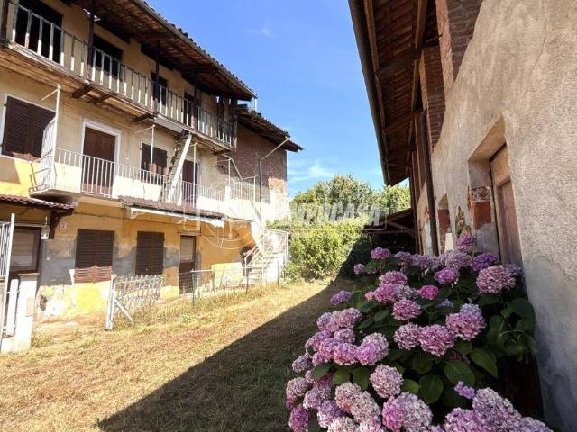 Casa indipendente in vendita a Caravino vicolo Flecchia