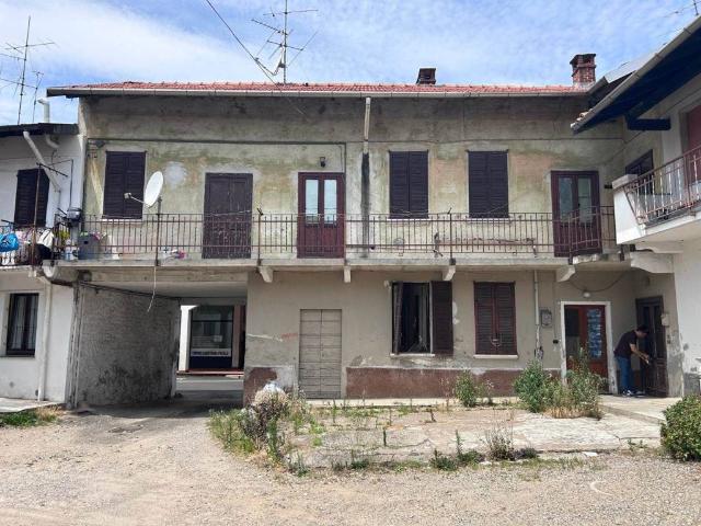 Casa indipendente in vendita a Cardano al Campo VA