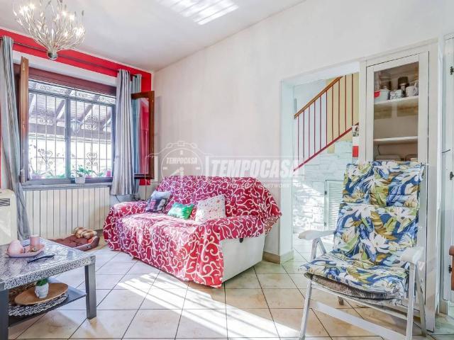 Casa indipendente in vendita a Cardano al Campo VA