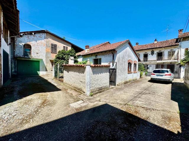 Casa indipendente in vendita a Caresana VC