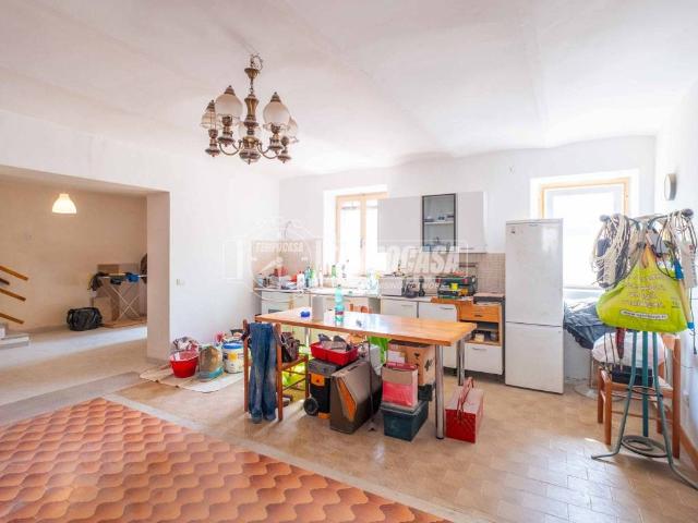 Casa indipendente in vendita a Caresana VC