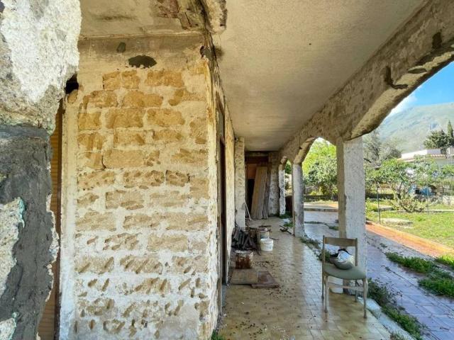 Casa indipendente in vendita a Carini PA