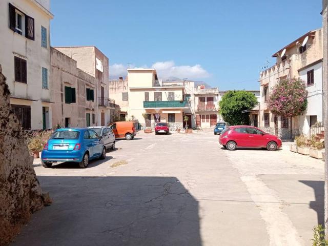 Casa indipendente in vendita a Carini PA