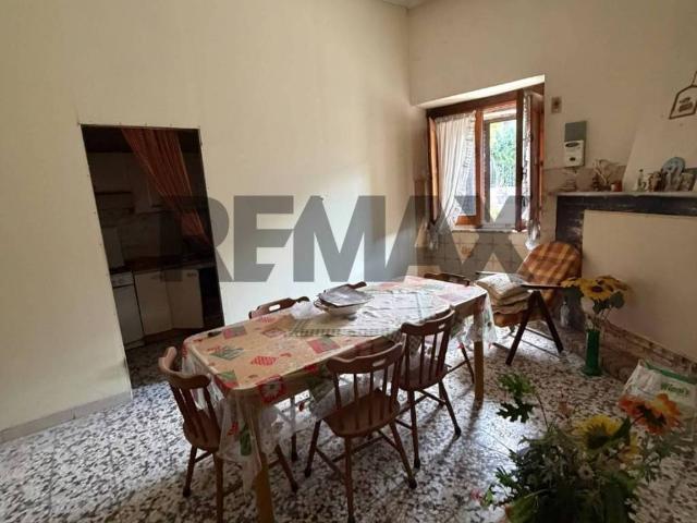 Casa indipendente in vendita a Carinola CE