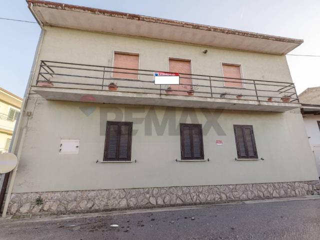 Casa indipendente in vendita a Carinola CE